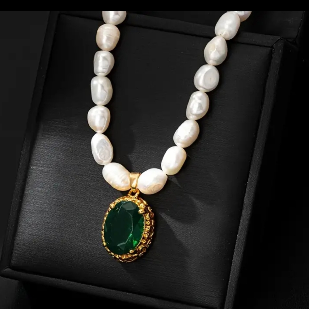 Fashion necklace